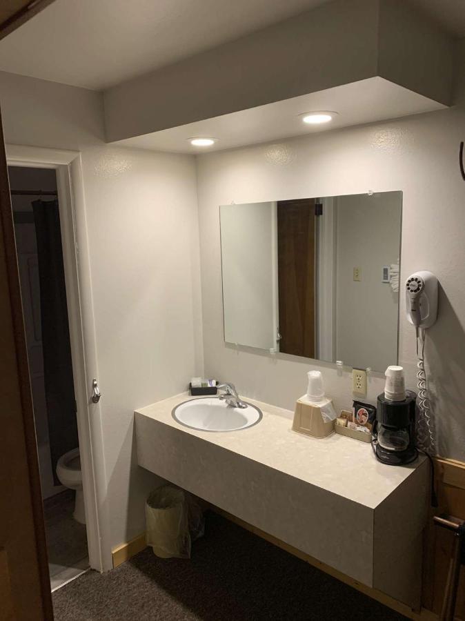 熔岩山小屋酒店 杜波依斯 外观 照片