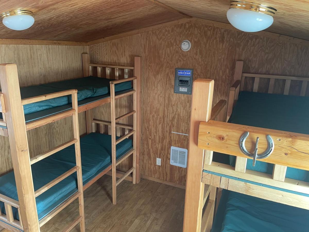 熔岩山小屋酒店 杜波依斯 外观 照片